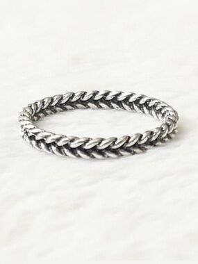 5/$15 🩷 MUST BUNDLE Twisted Rope Stackable Ring - Silver Tone
